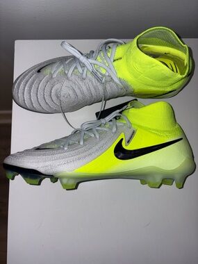 Nike Phantom Luna 2 Elite FG Mens Size 10 Neon Green Soccer cleats HF4358-003
